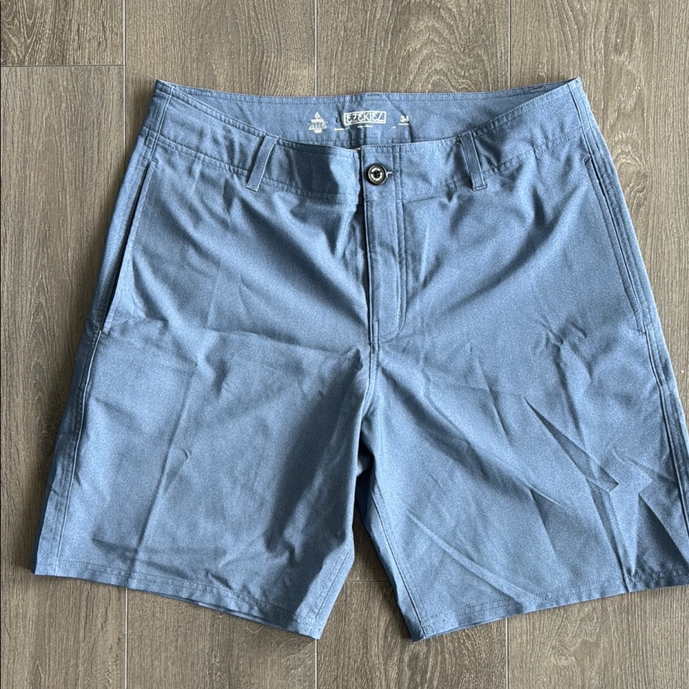 LIKE NEW Ezekiel VERSA Blue Men's Shorts Hybrid Boardshorts size 34